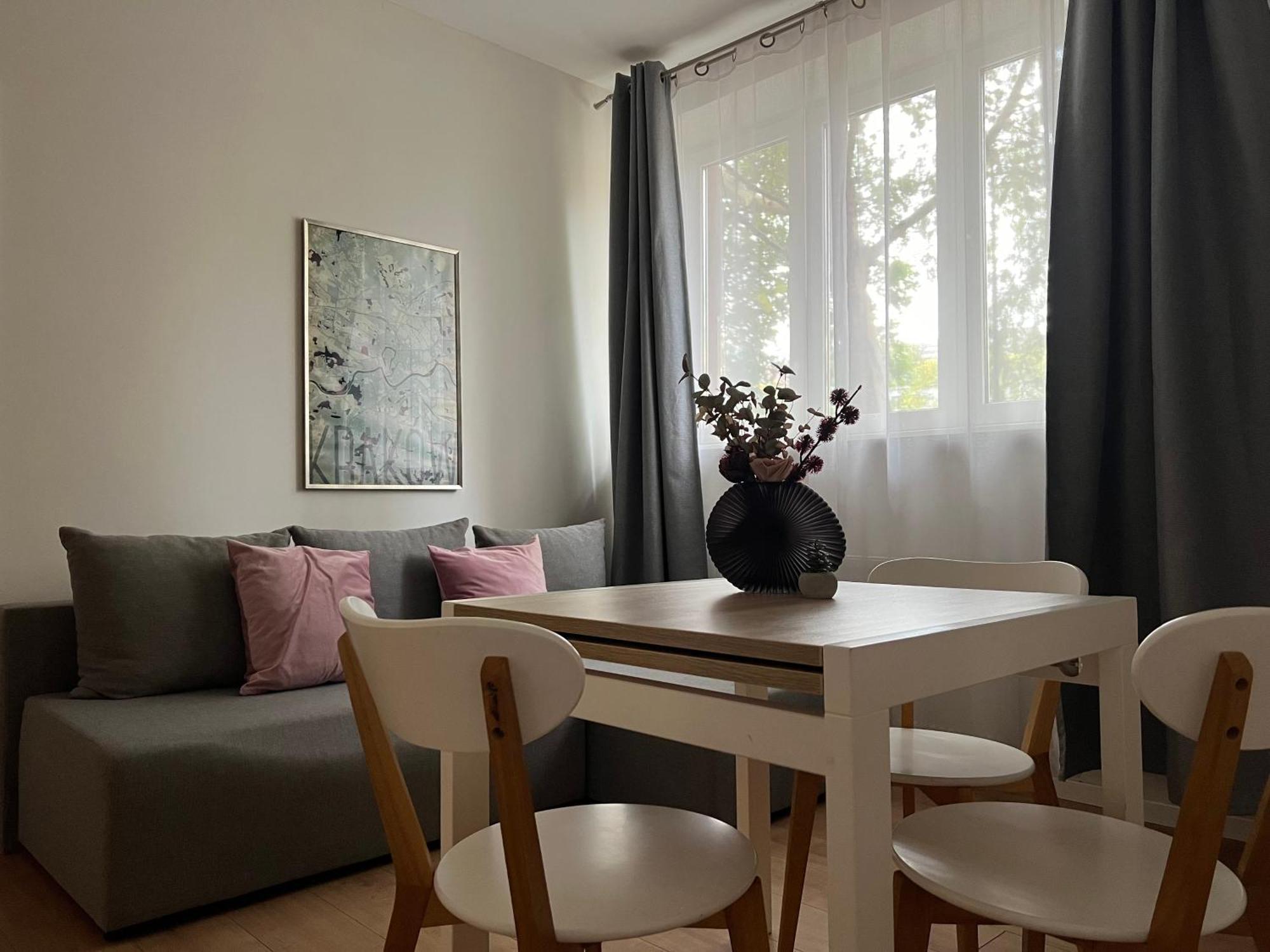 Modern & Cozy Flat - Near To Wawel Castle Apartment Krasków Exterior foto